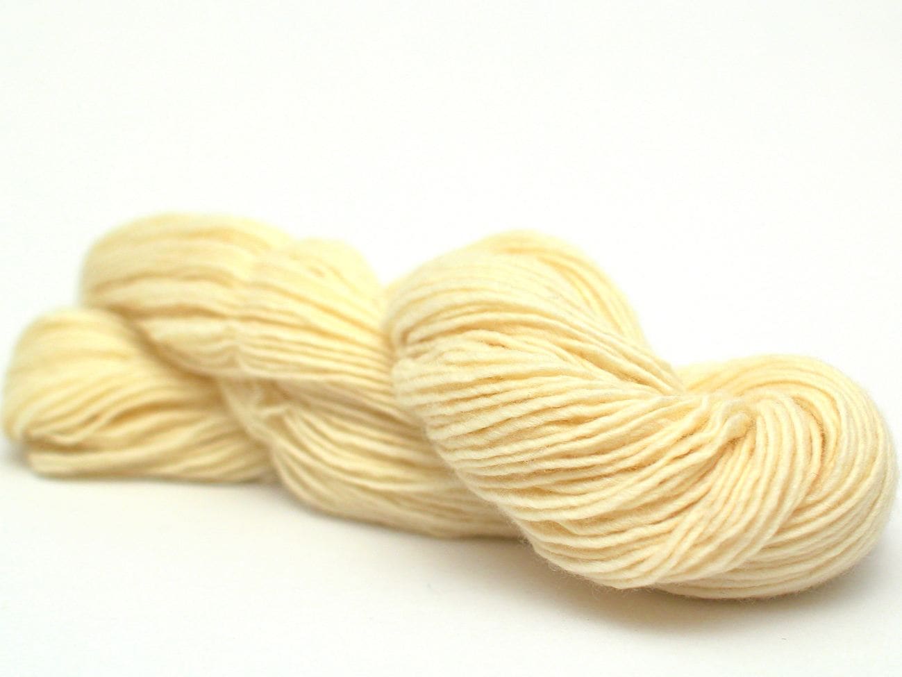 Ivory Yarn Silk Blend Fino beautiful soft Kettle Dyed yarn at xena knits